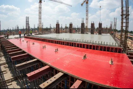 High strength shuttering ply supporting heavy concrete loads